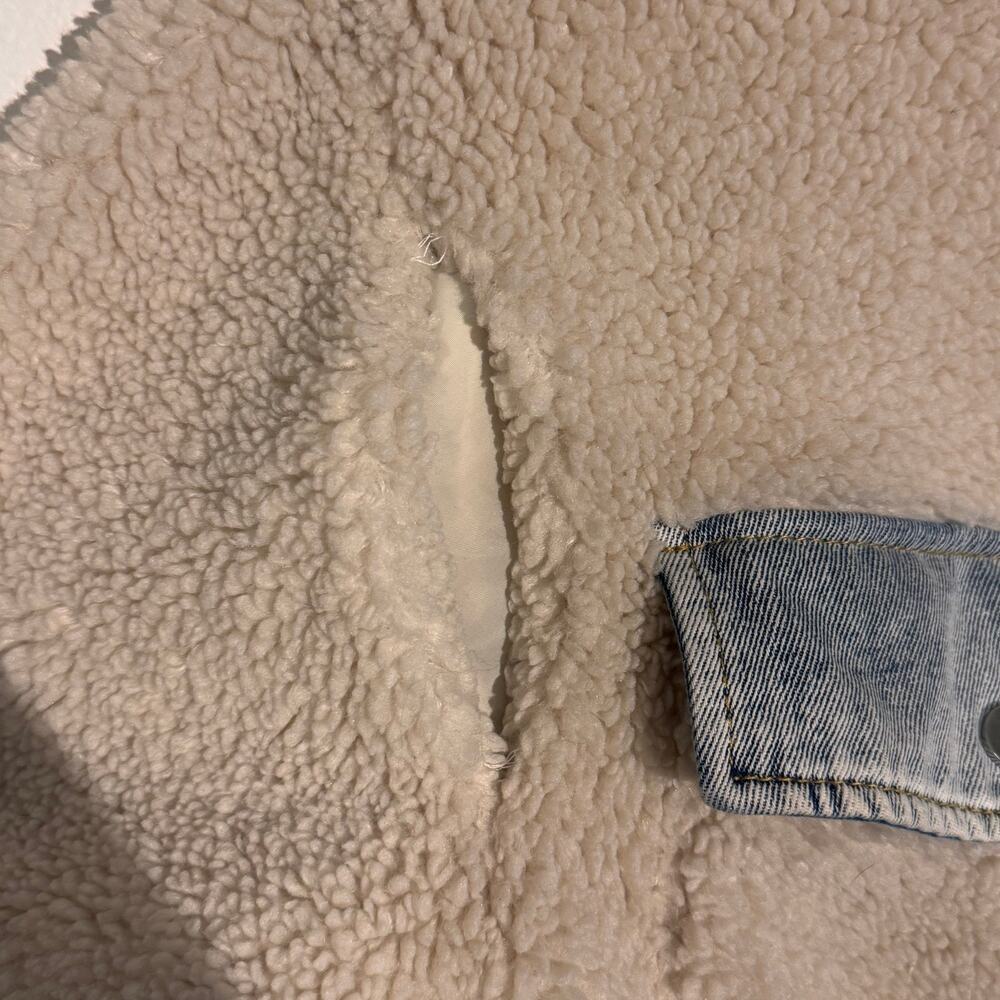 Bershka Sherpa Denim Jacket - Size 28 - Cozy Oversized Crop Jacket - Picture 2 of 9